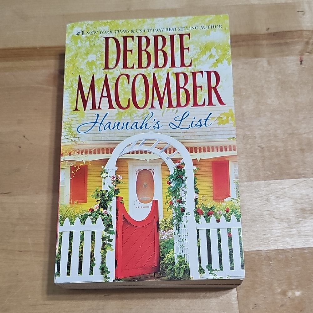 3 for $10 | Hannah's List by Debbie Macomber Paperback Novel EUC